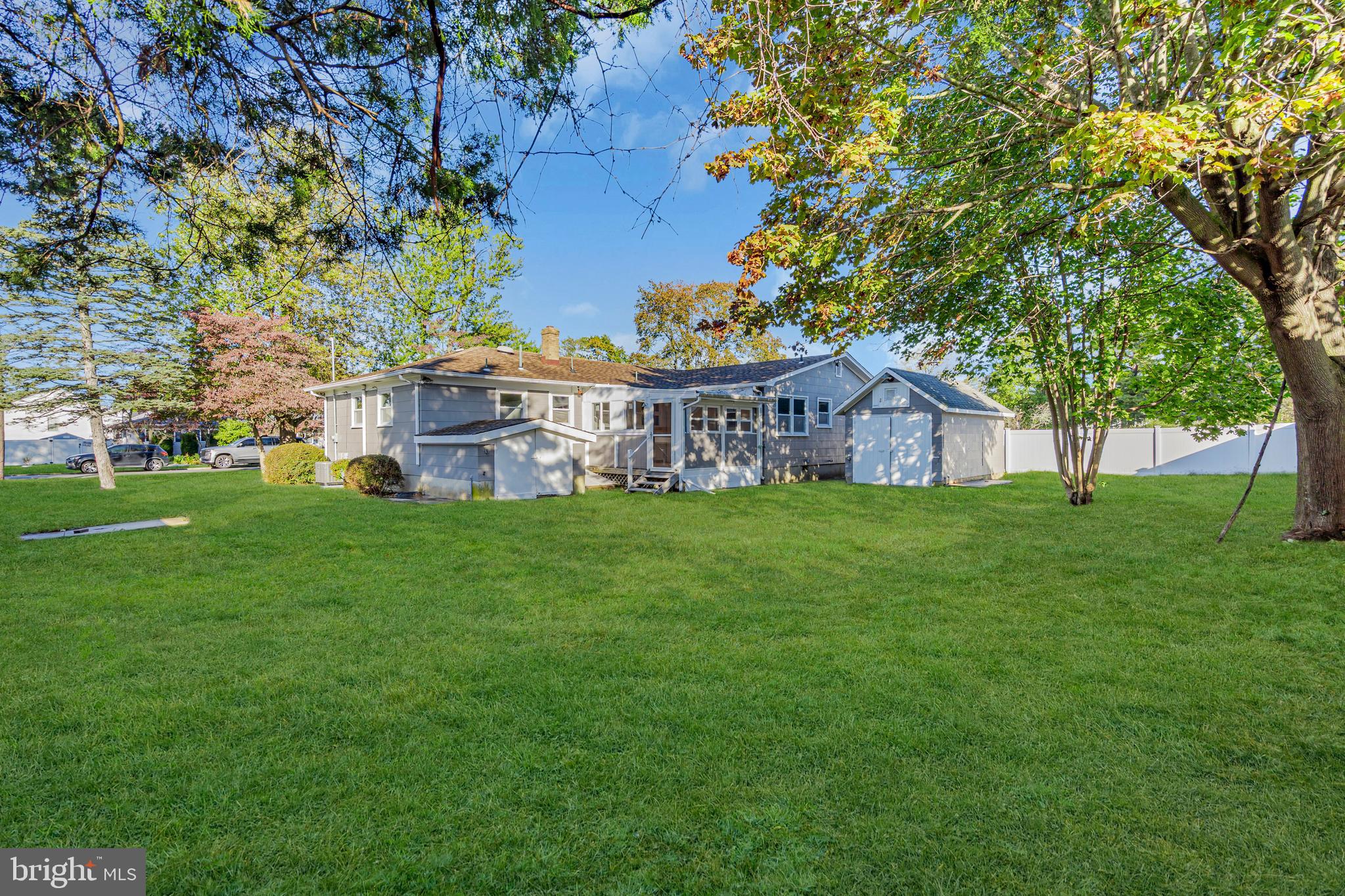 1037 SAVANNAH STREET