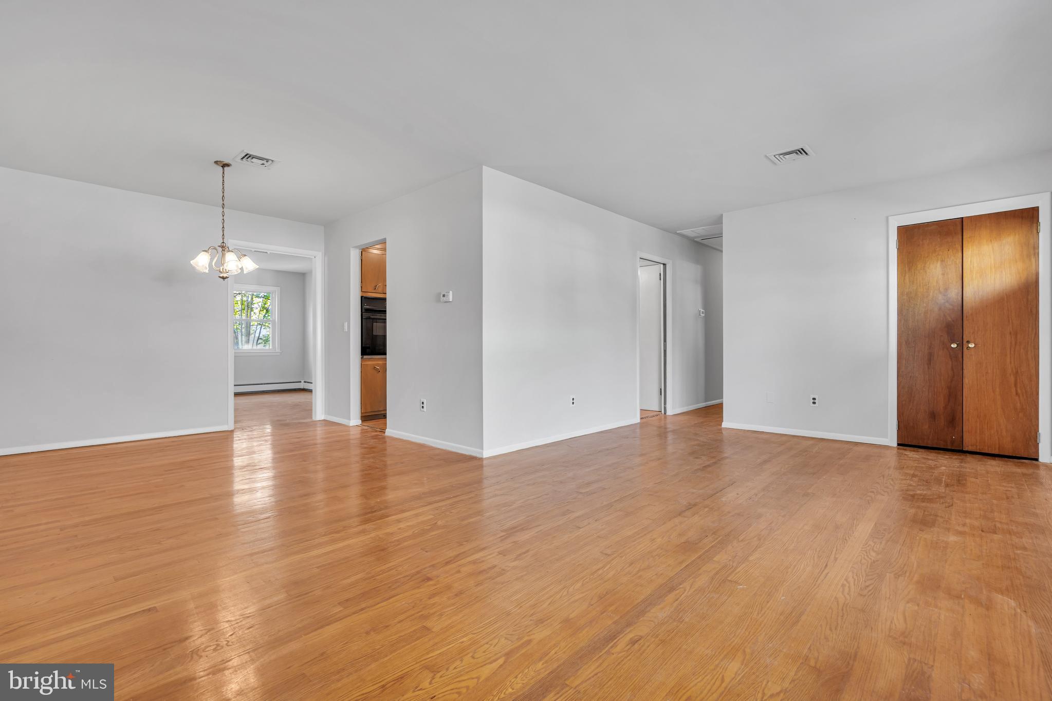 1037 SAVANNAH STREET