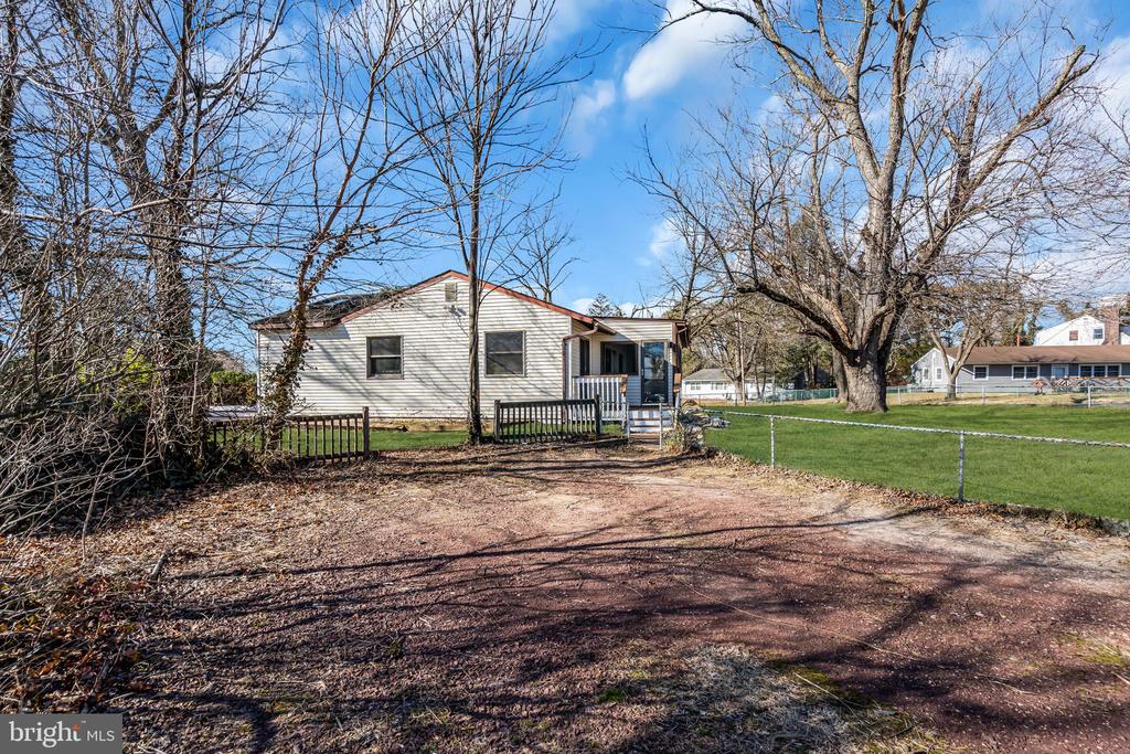23 TILTON AVENUE
