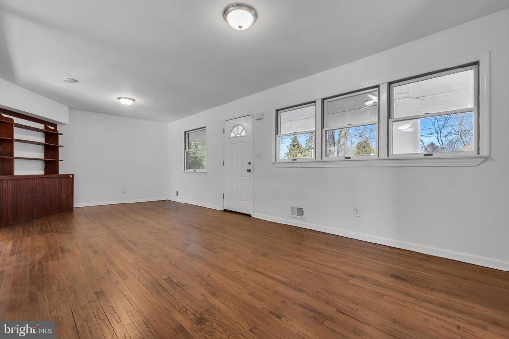 23 TILTON AVENUE