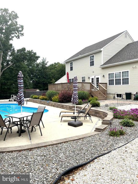11 LUCILLE COURT