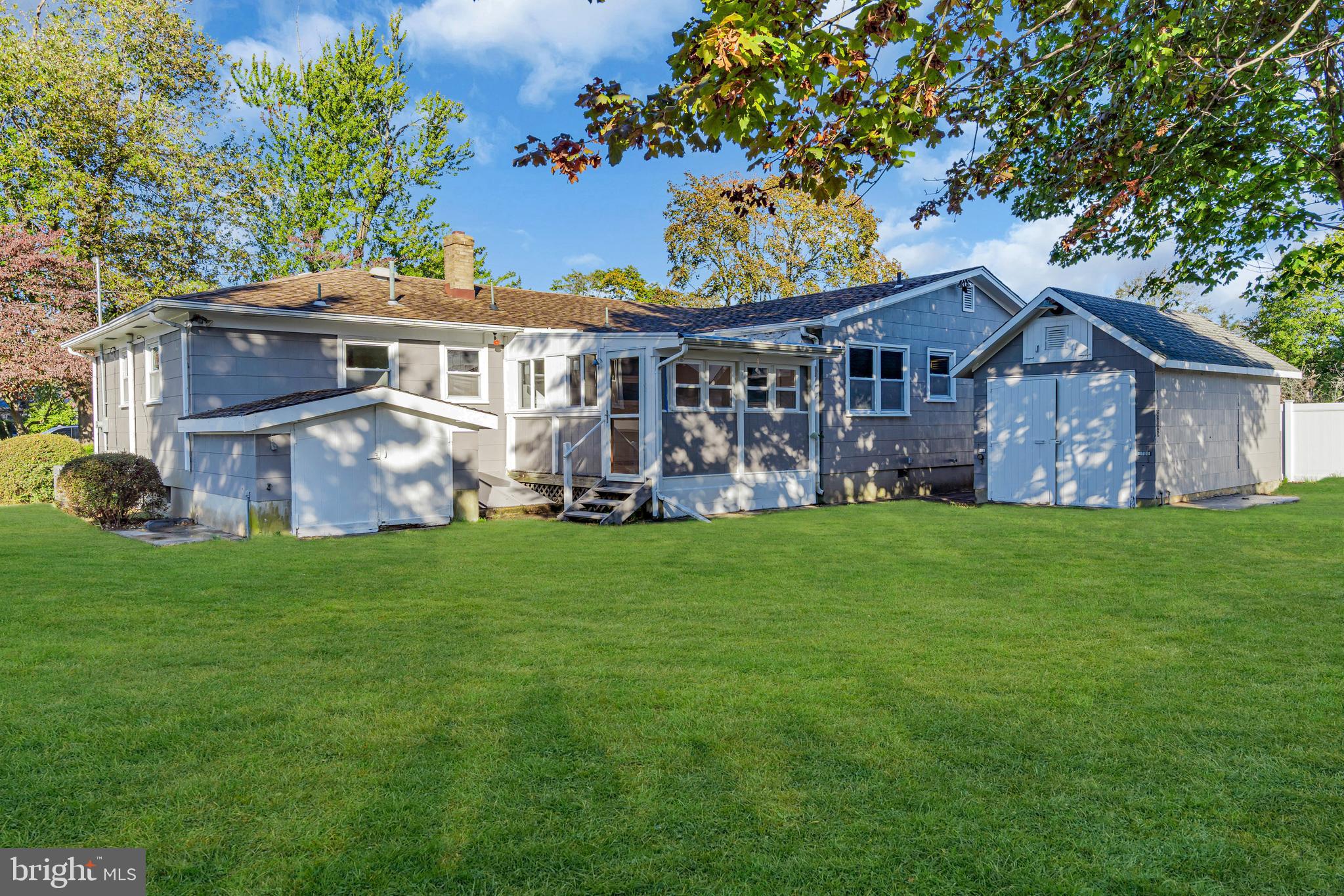 1037 SAVANNAH STREET