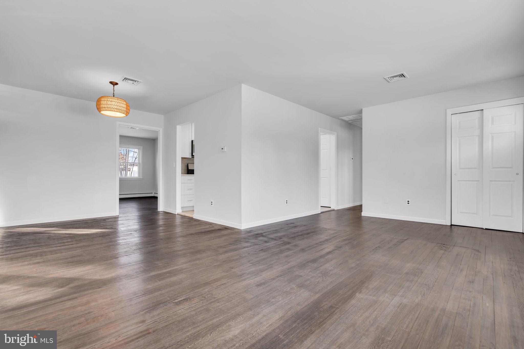 1037 SAVANNAH STREET