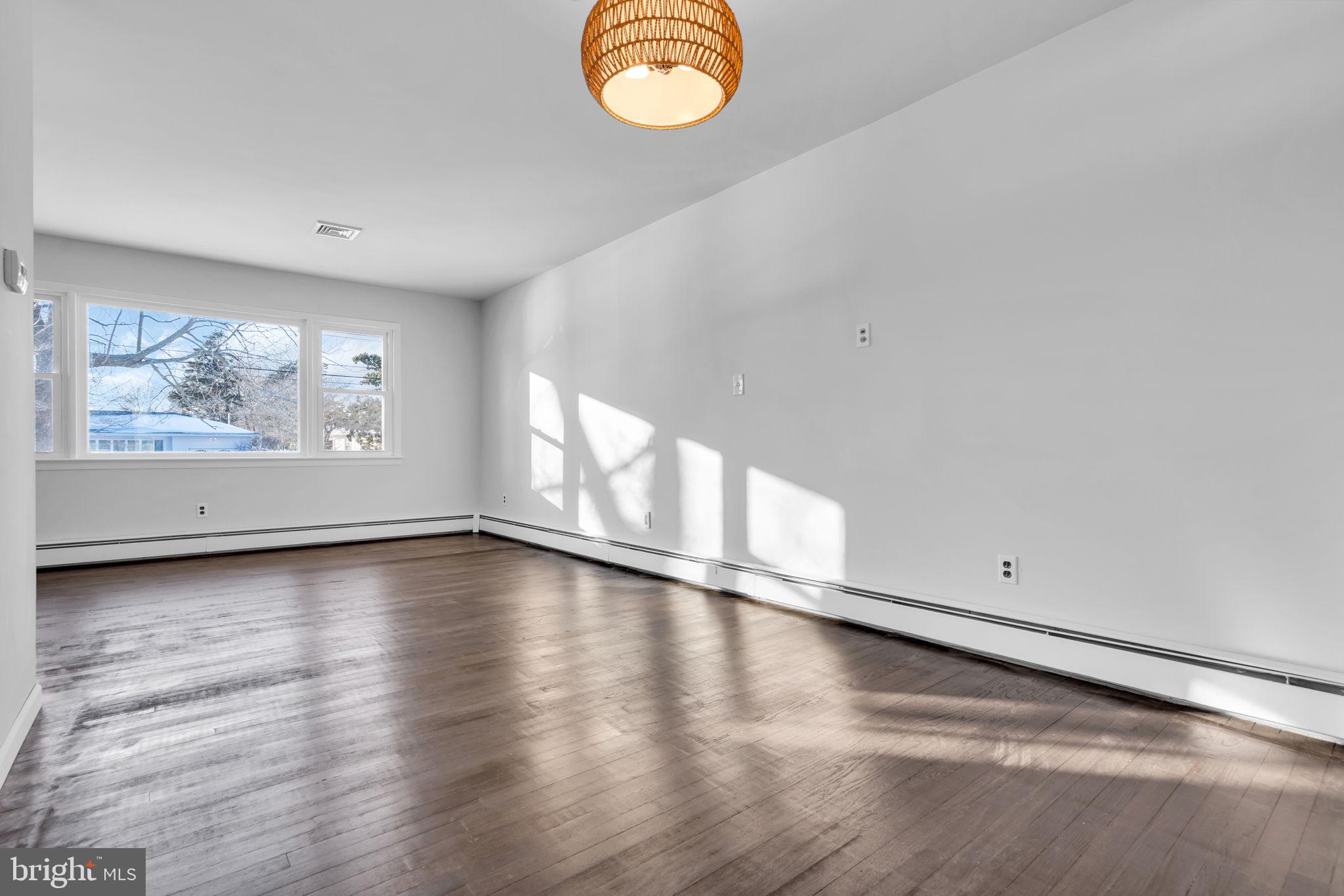 1037 SAVANNAH STREET