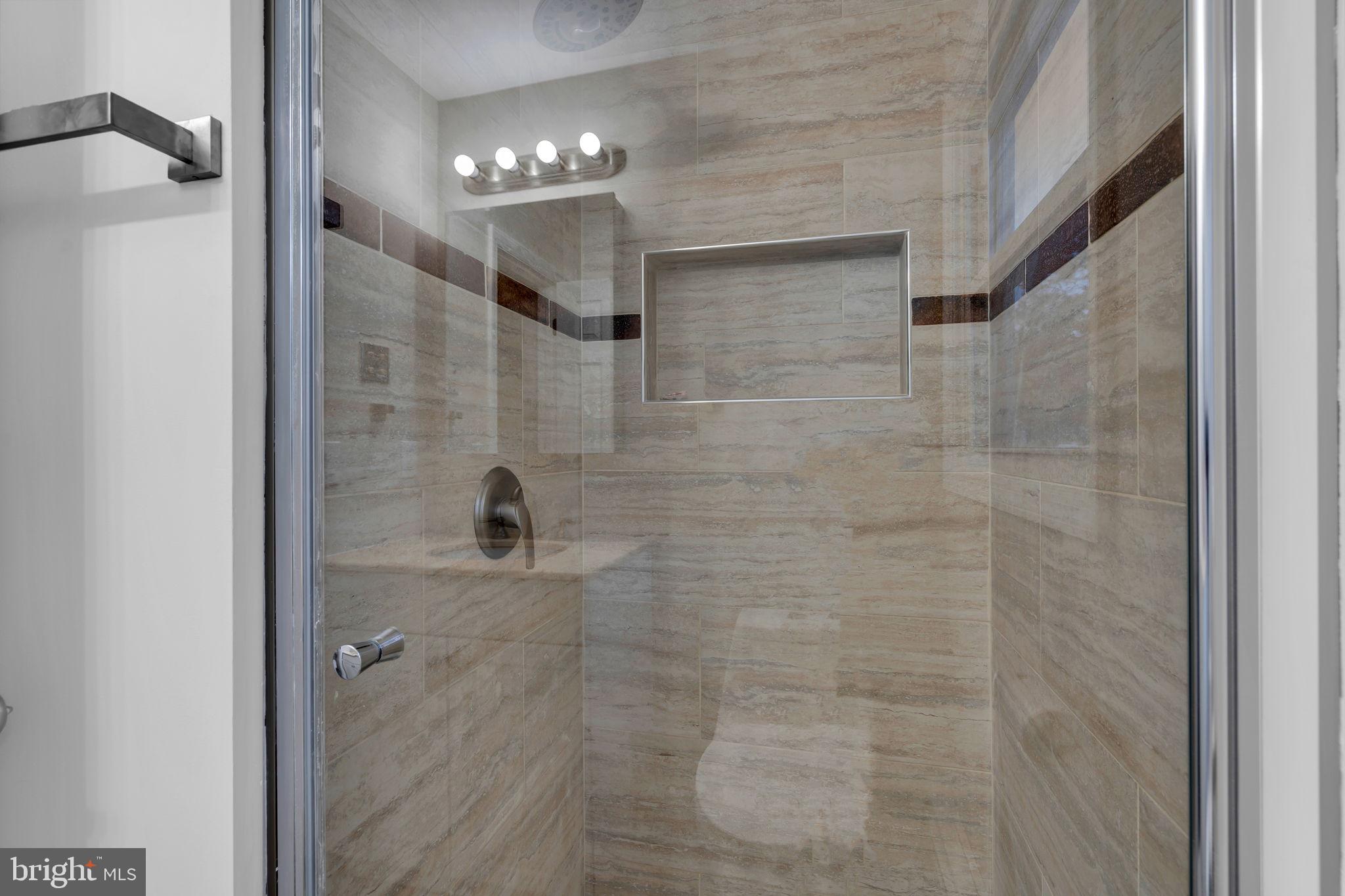 1037 SAVANNAH STREET