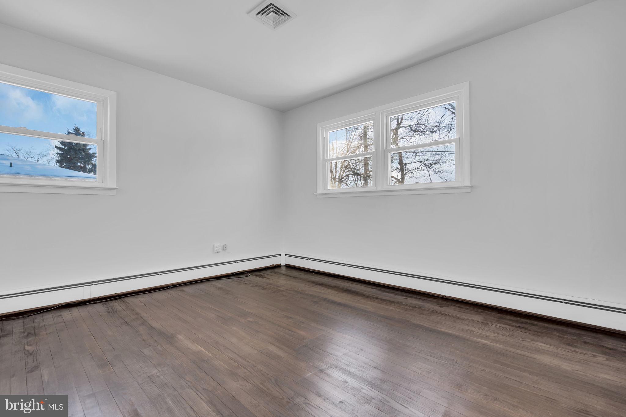 1037 SAVANNAH STREET