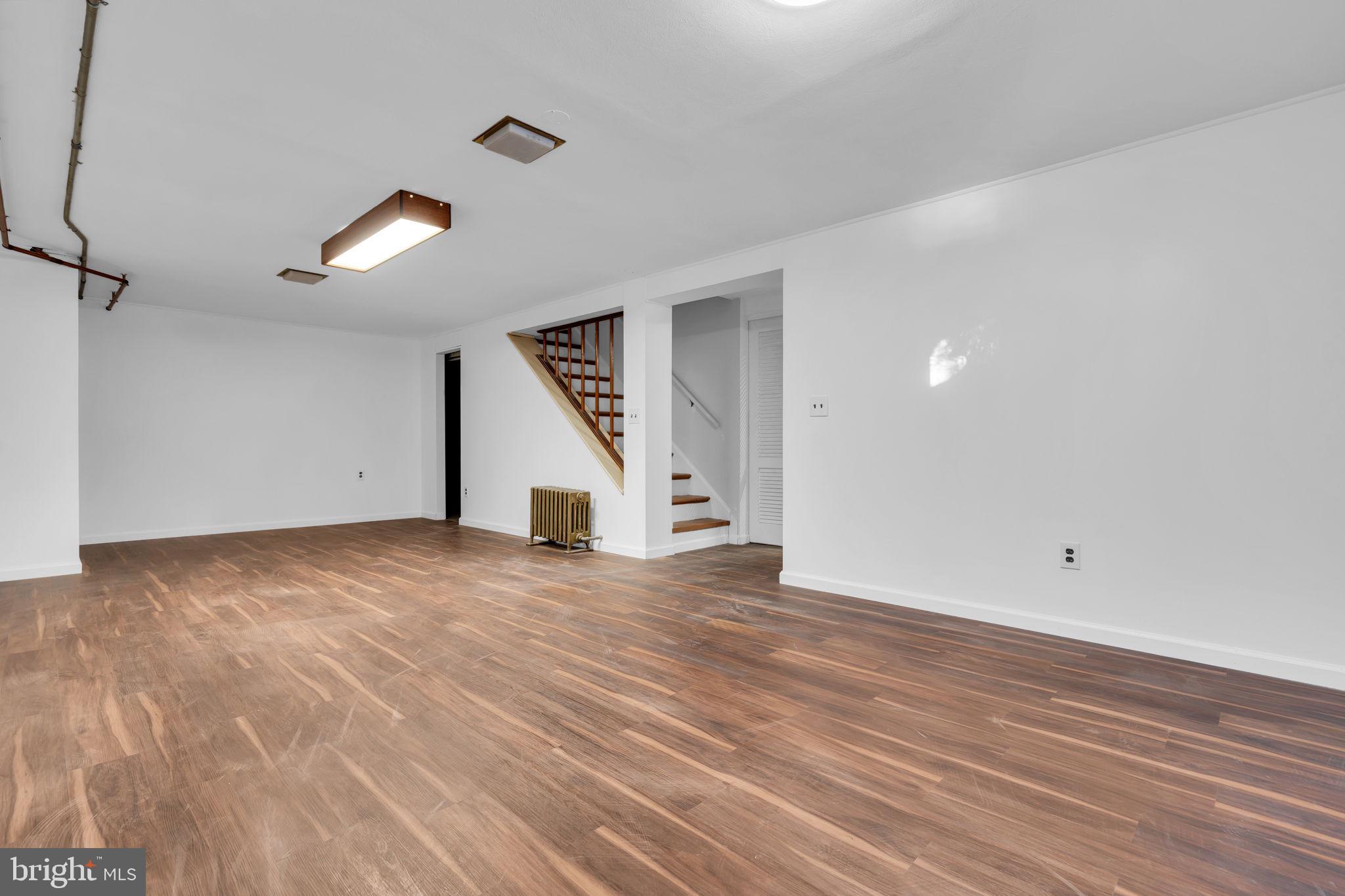 1037 SAVANNAH STREET