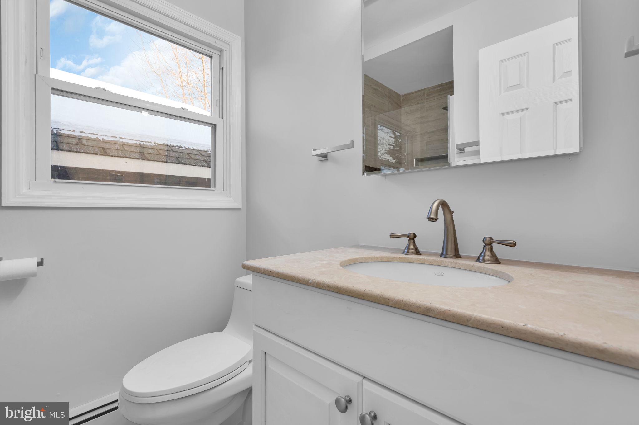 1037 SAVANNAH STREET