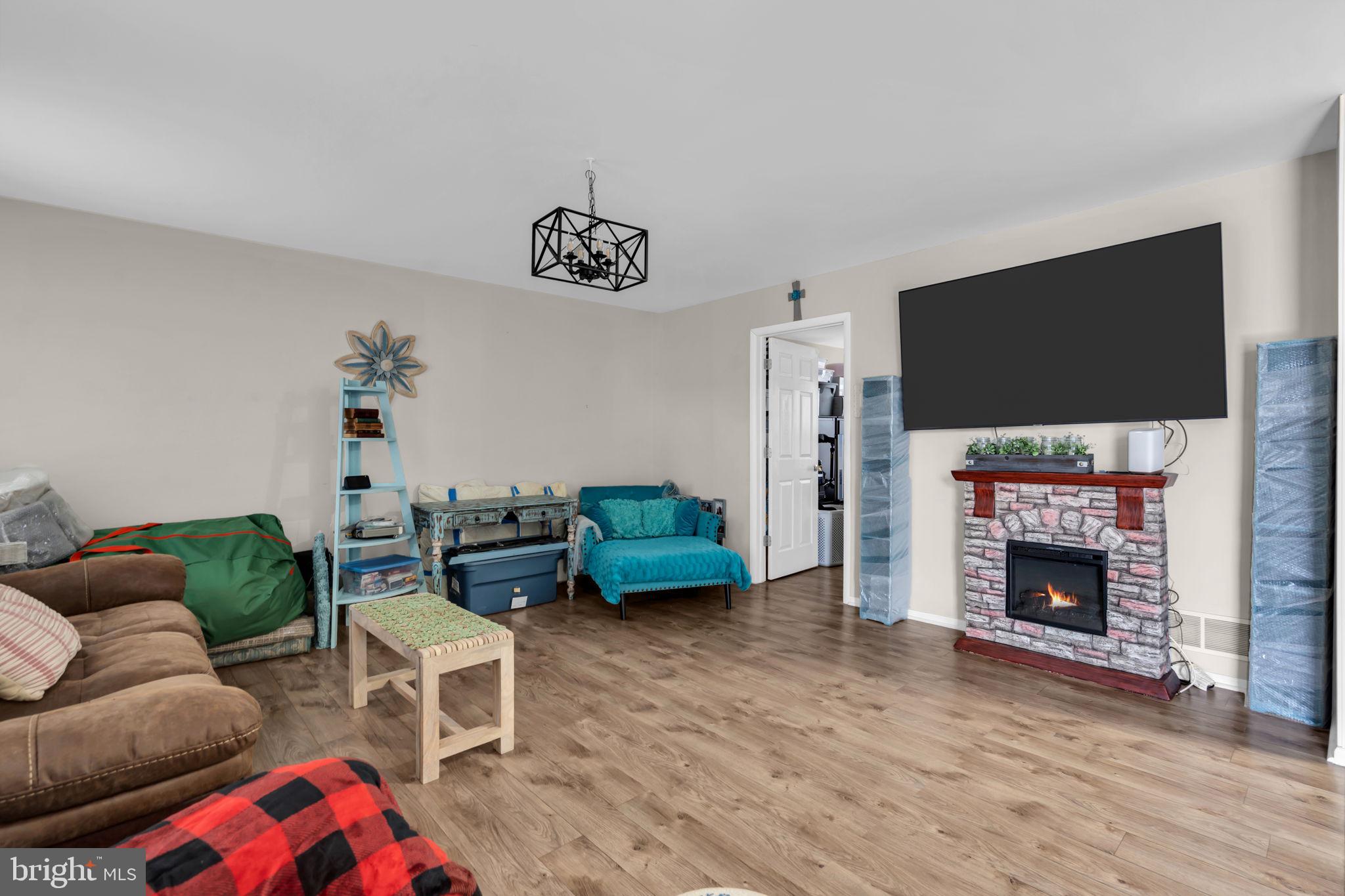 111 LAKE MEDFORD LANE