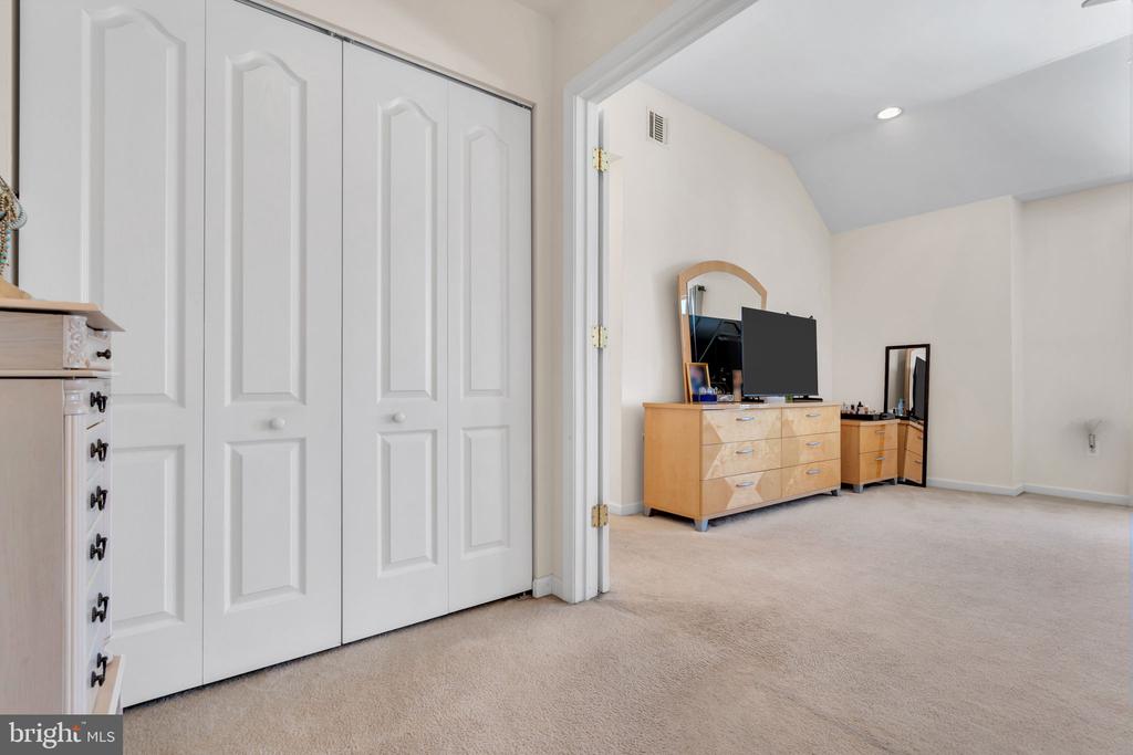 15 TRADEWINDS AVENUE