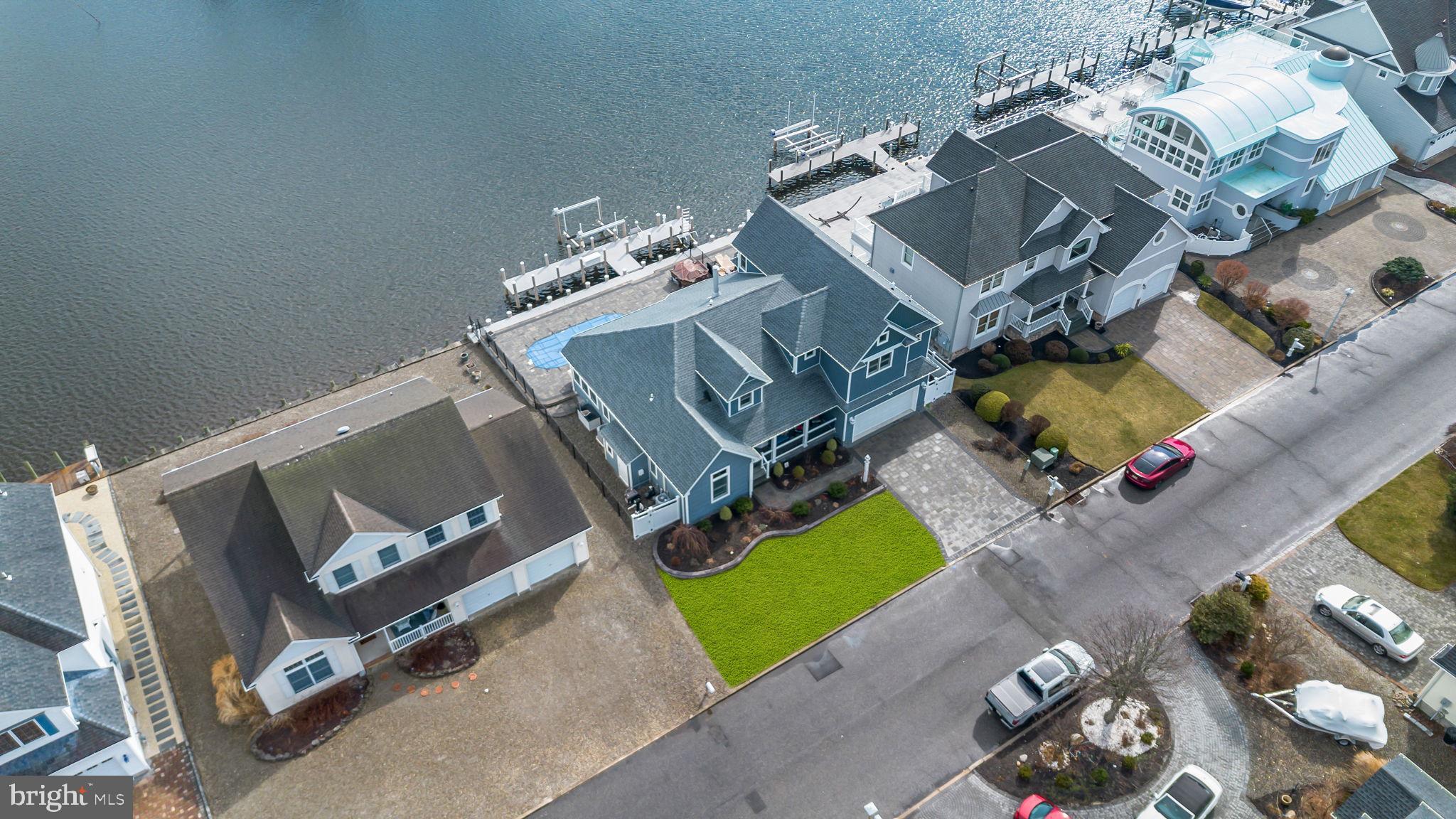 706 FAIRVIEW LANE