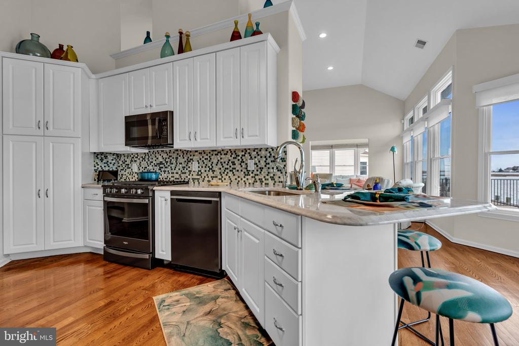 706 FAIRVIEW LANE