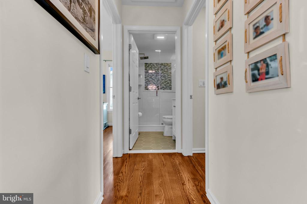 706 FAIRVIEW LANE