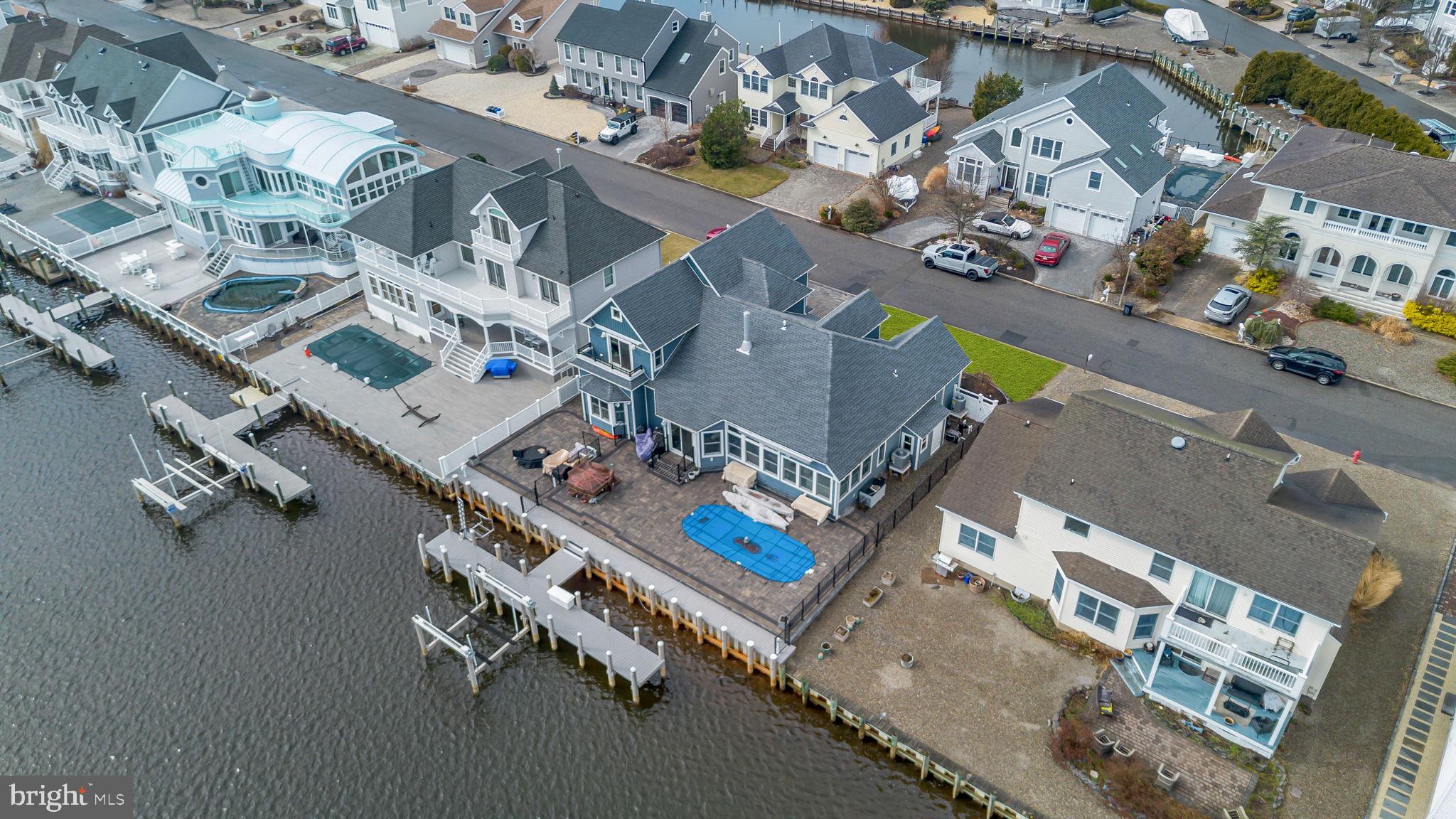 706 FAIRVIEW LANE