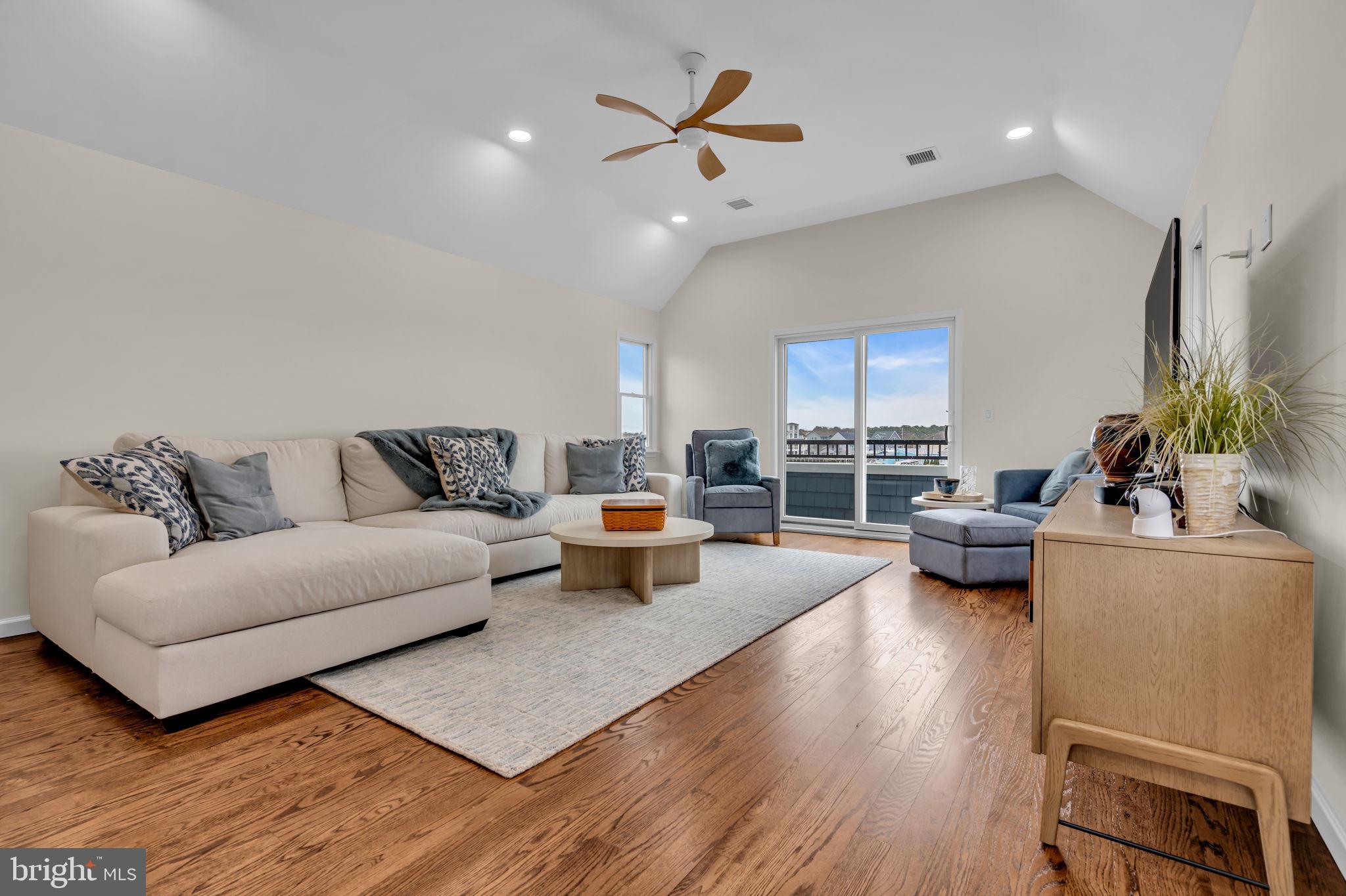 706 FAIRVIEW LANE