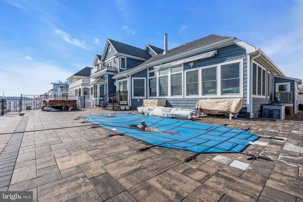706 FAIRVIEW LANE