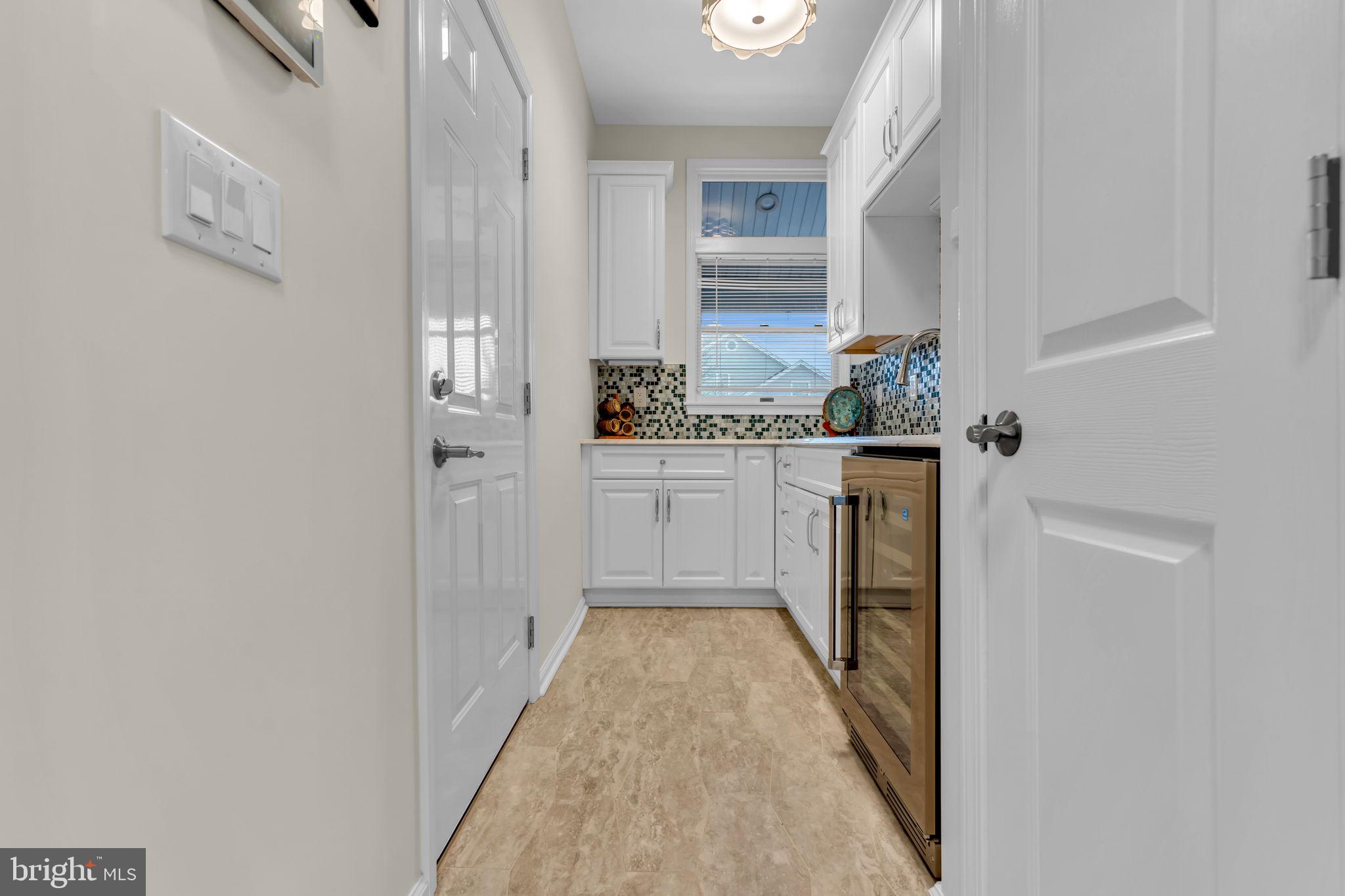 706 FAIRVIEW LANE