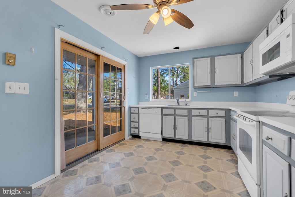 549 MAYFAIR ROAD A