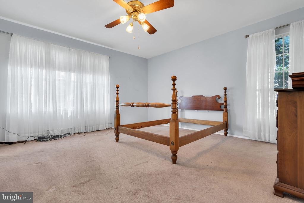 549 MAYFAIR ROAD A