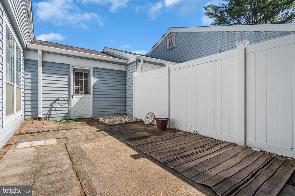 549 MAYFAIR ROAD A