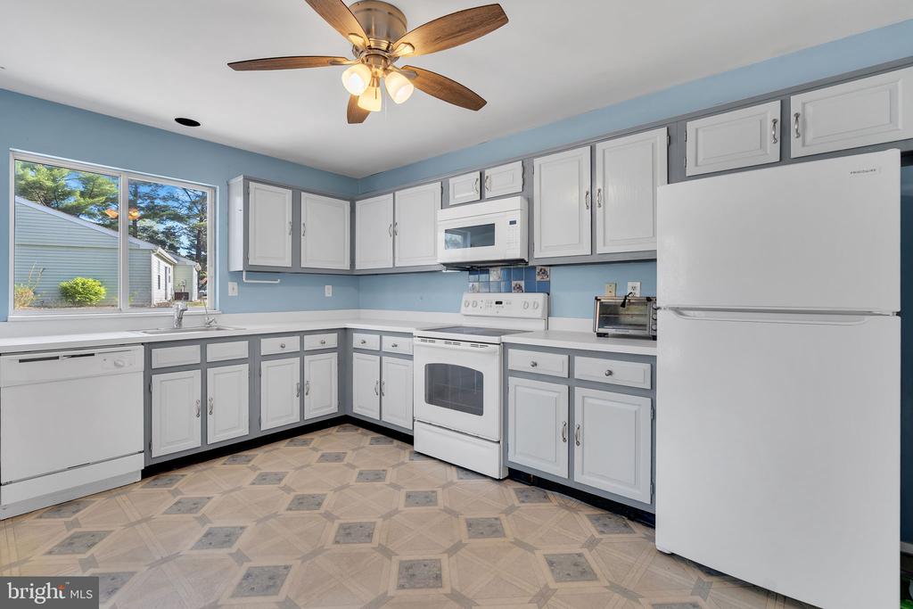 549 MAYFAIR ROAD A