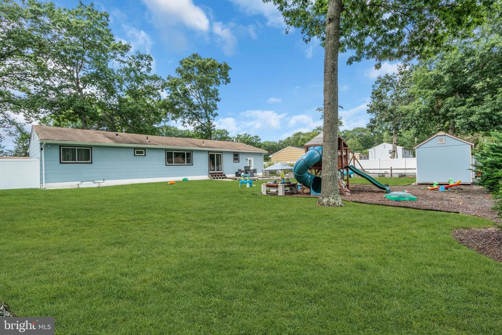 561 OAKHOLLOW LANE
