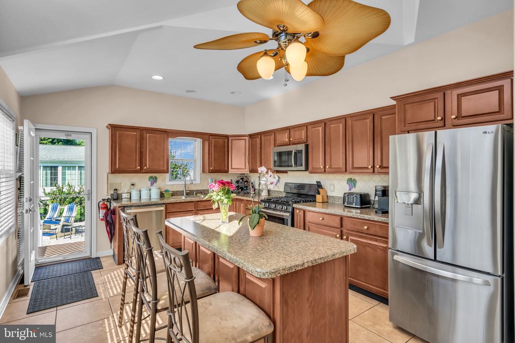 14 AZALEA COURT