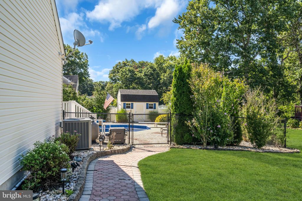14 AZALEA COURT