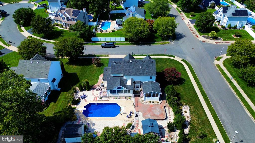 14 AZALEA COURT