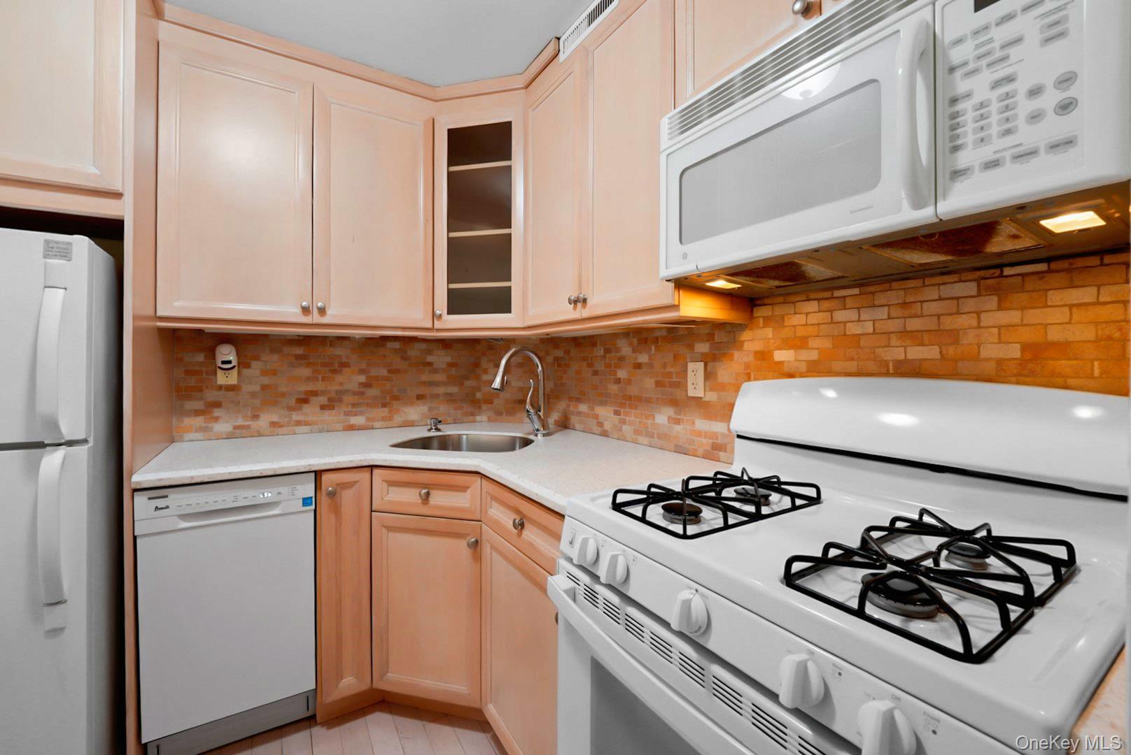 17-85 215th Street Unit: 2H