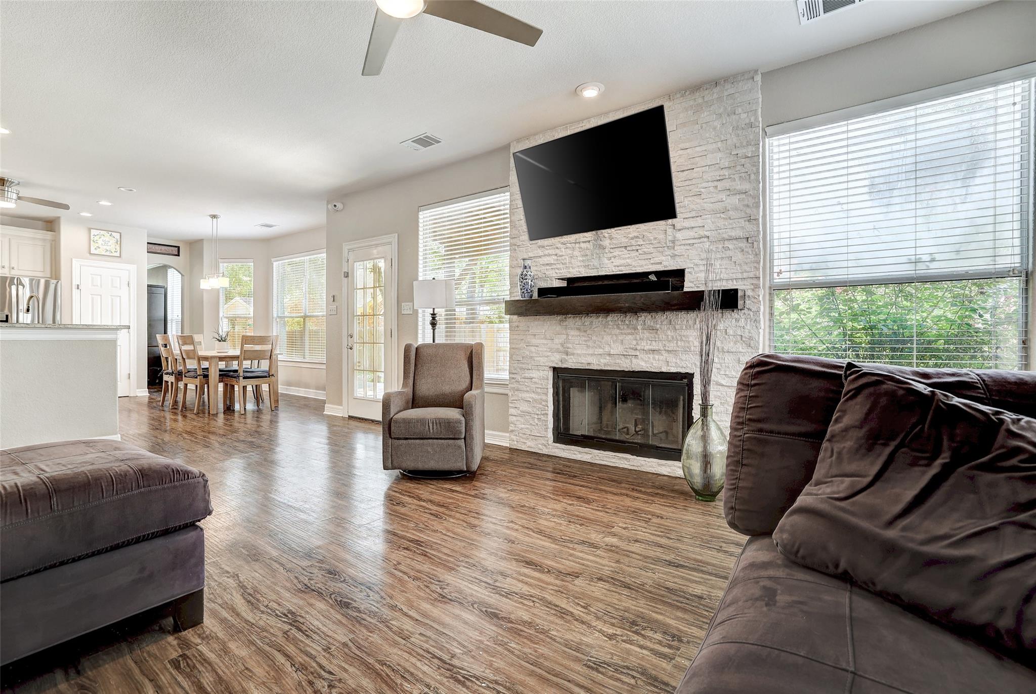 205 Del Aire CT