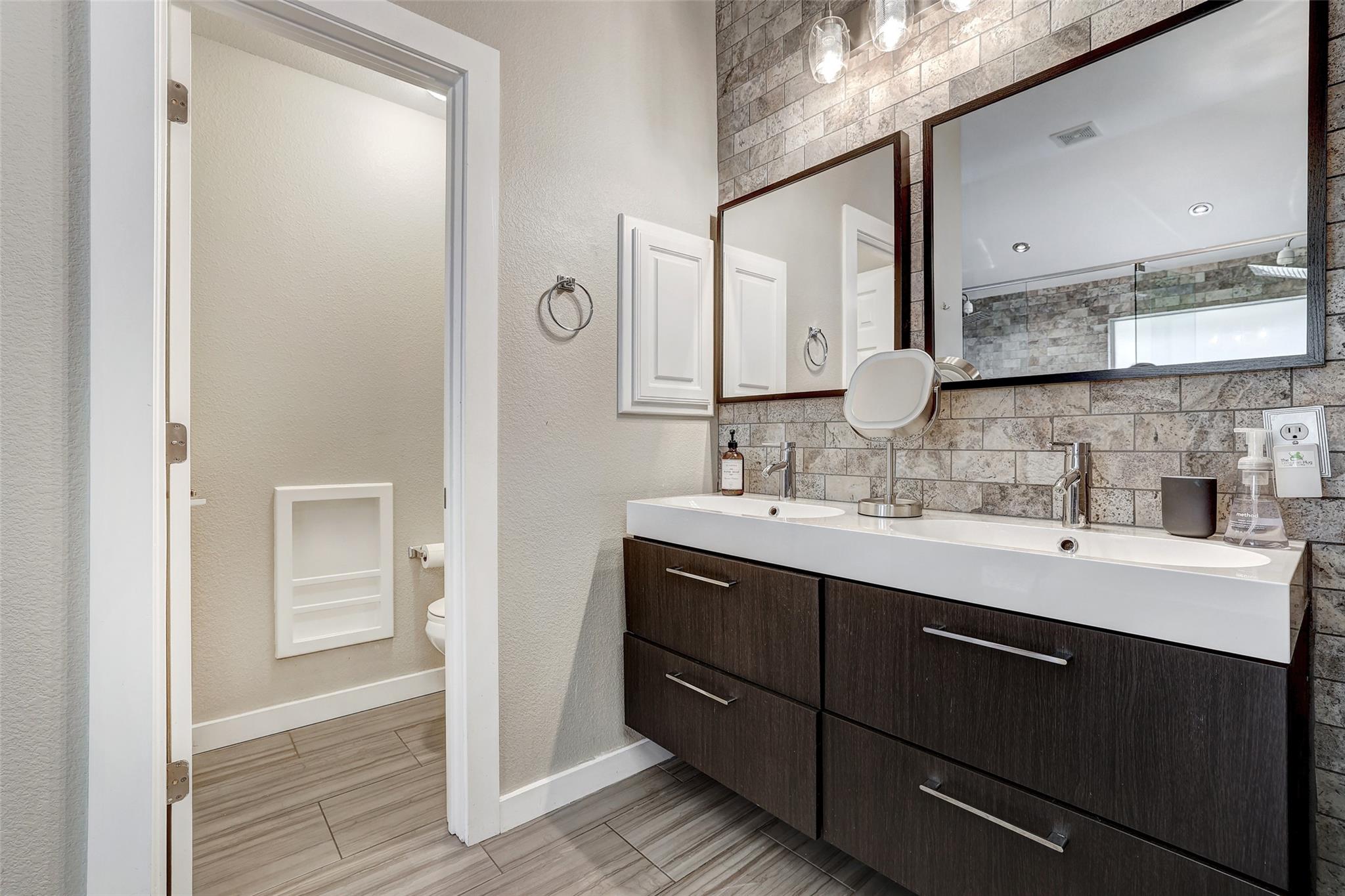 205 Del Aire CT