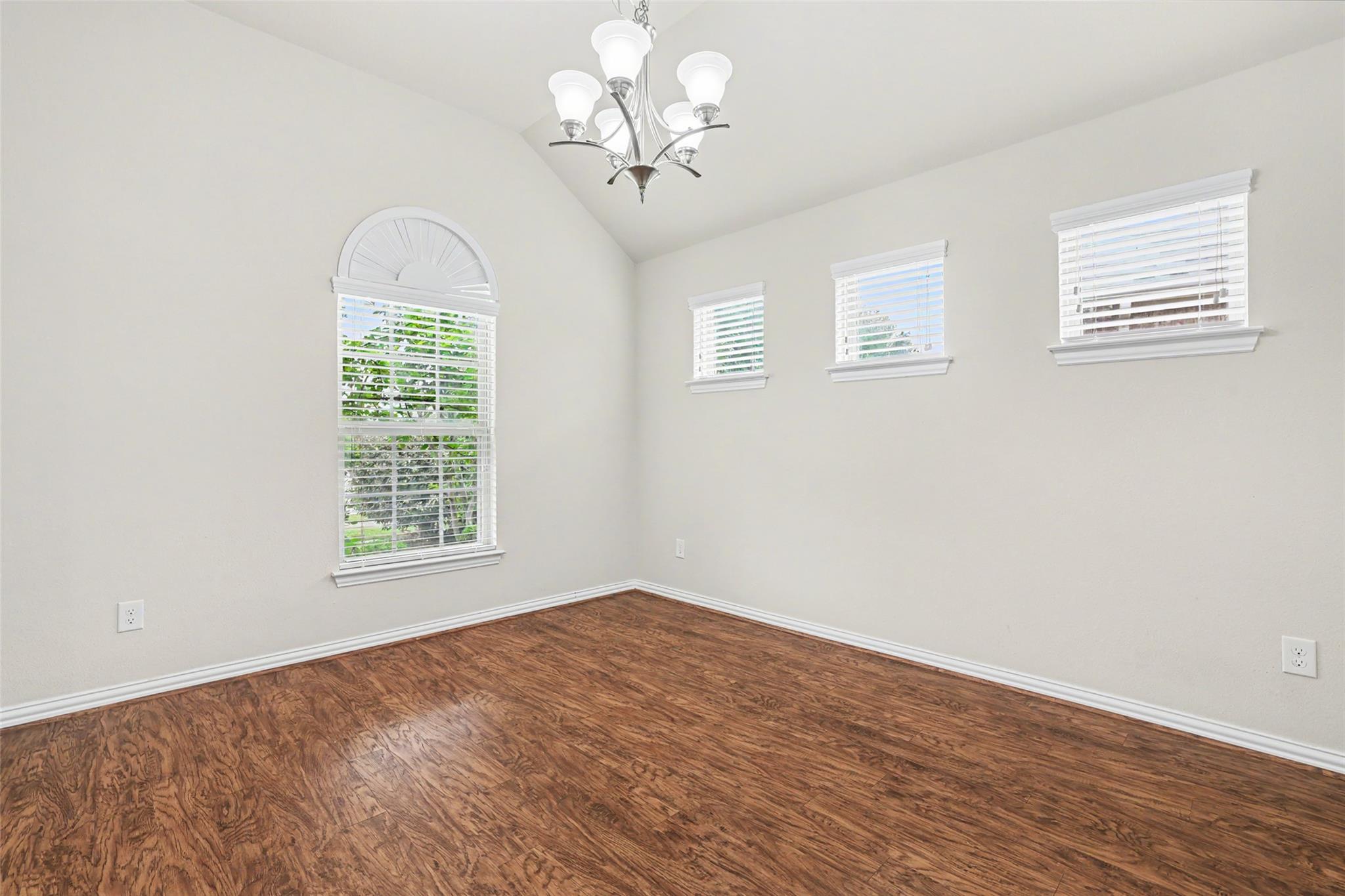 19805 Grail Hollows CV