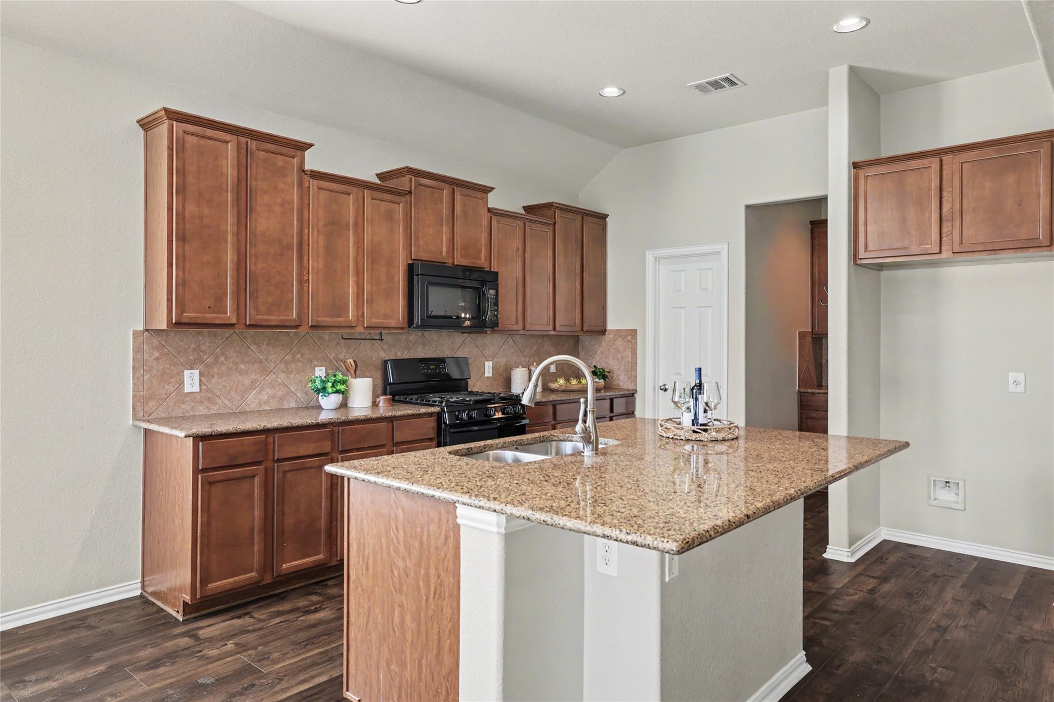 903 Madrone DR