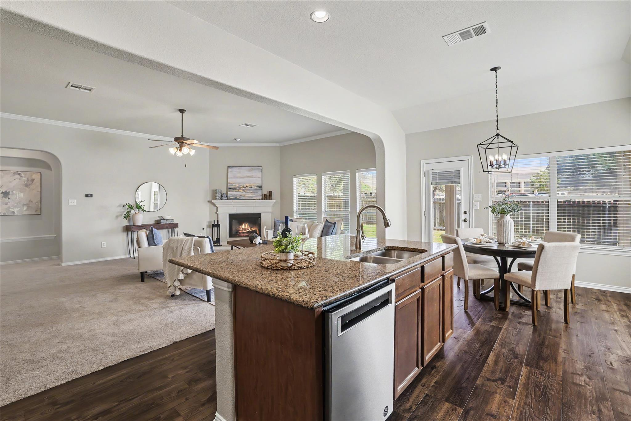 903 Madrone DR