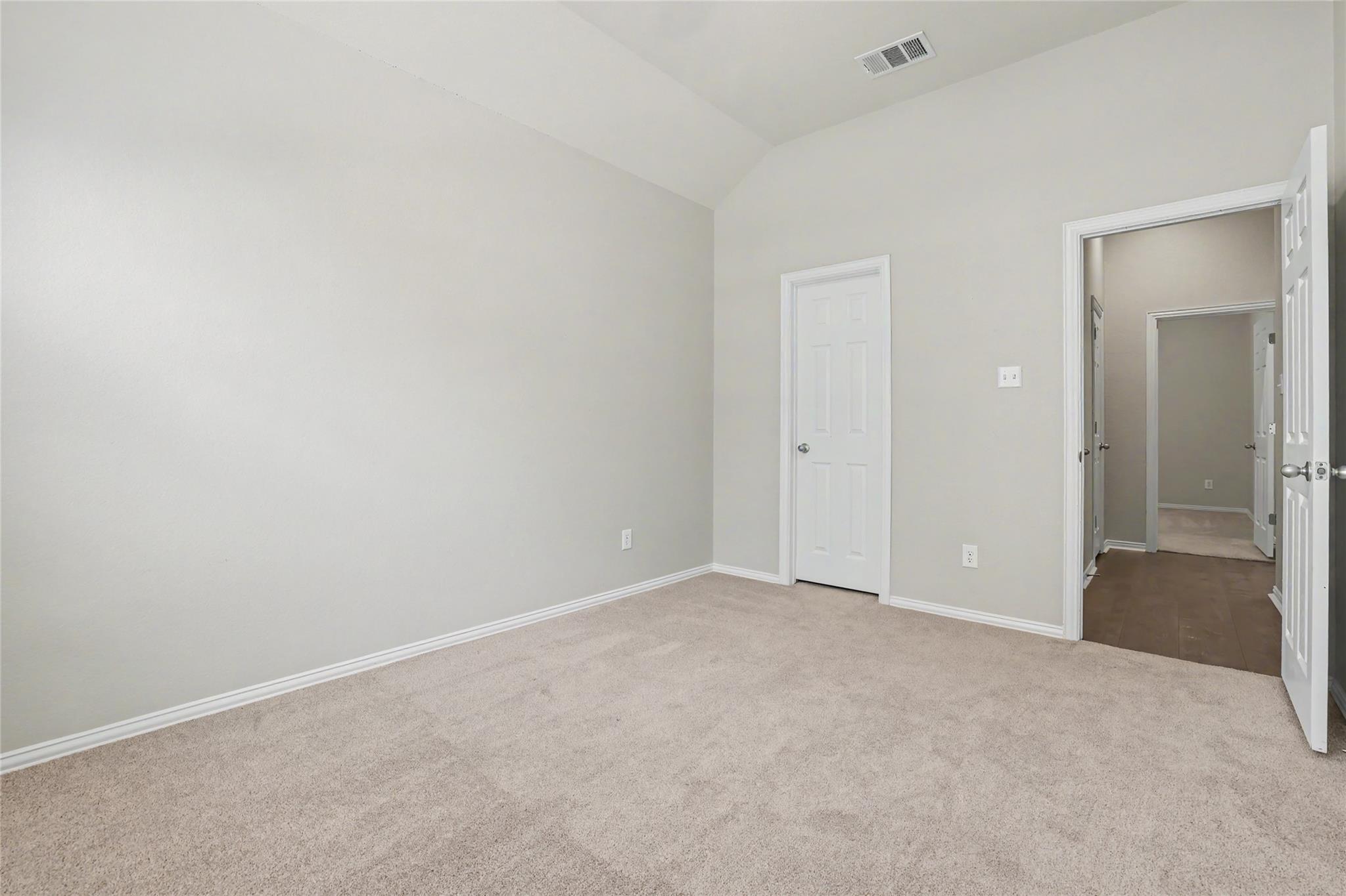 903 Madrone DR