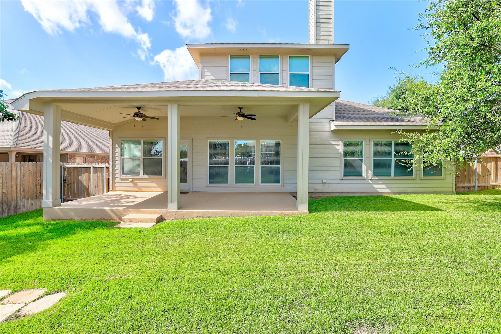 903 Madrone DR