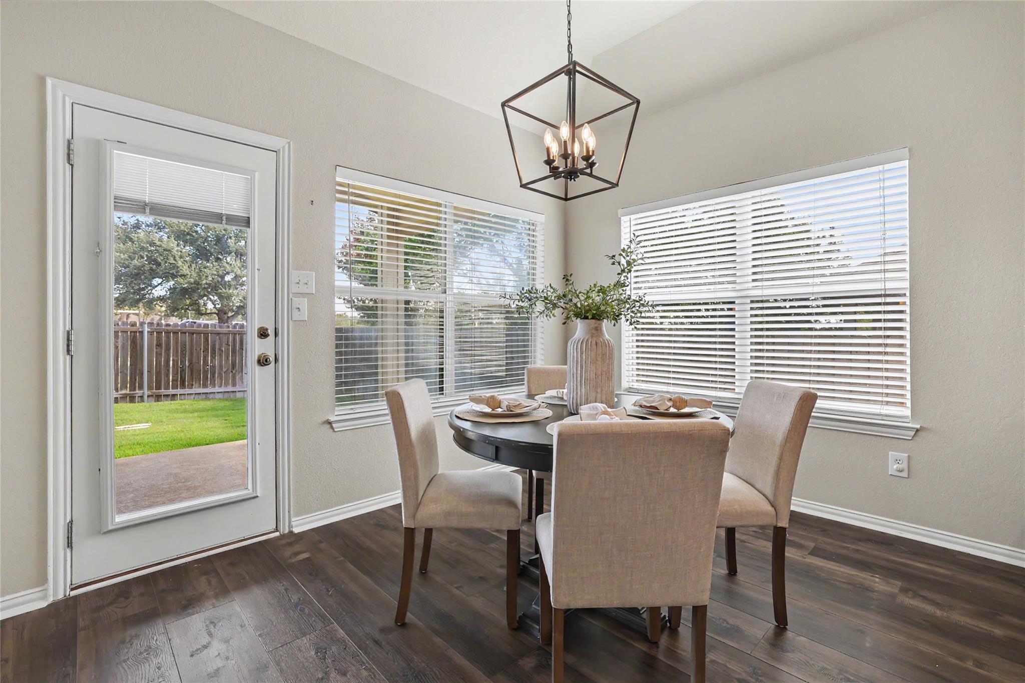 903 Madrone DR