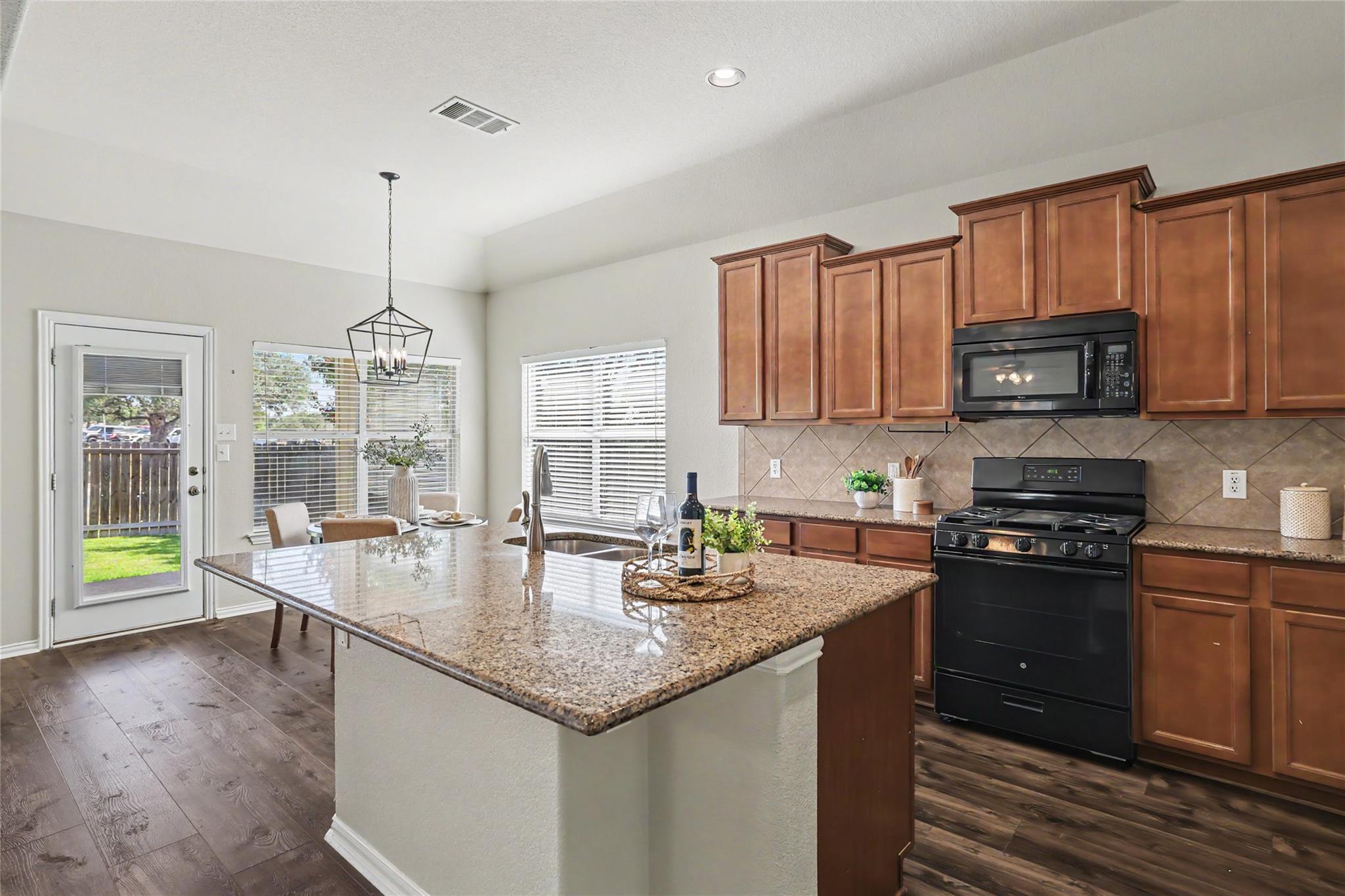 903 Madrone DR