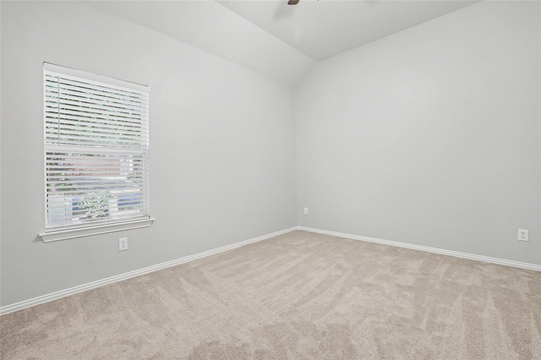 903 Madrone DR