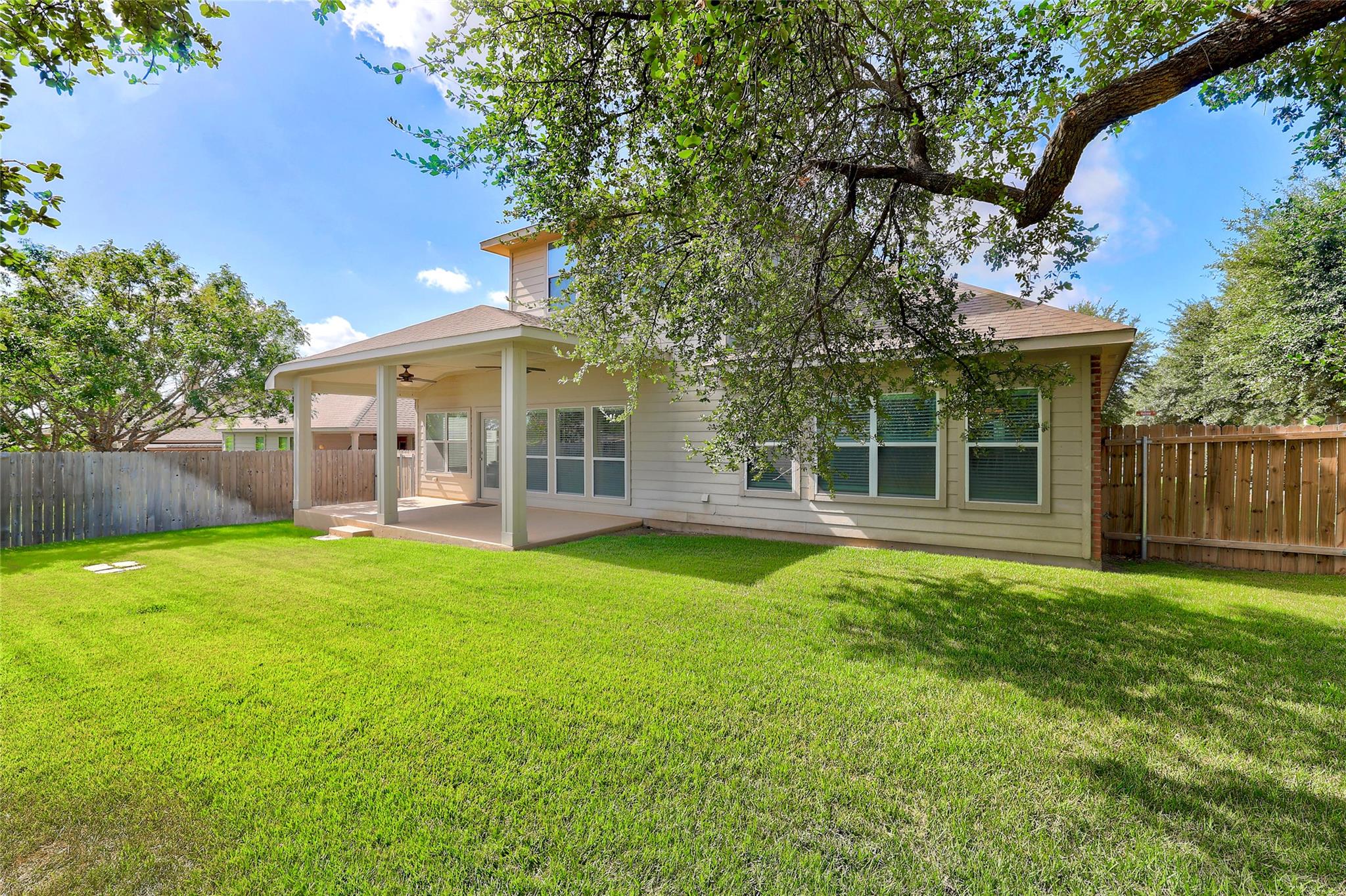 903 Madrone DR