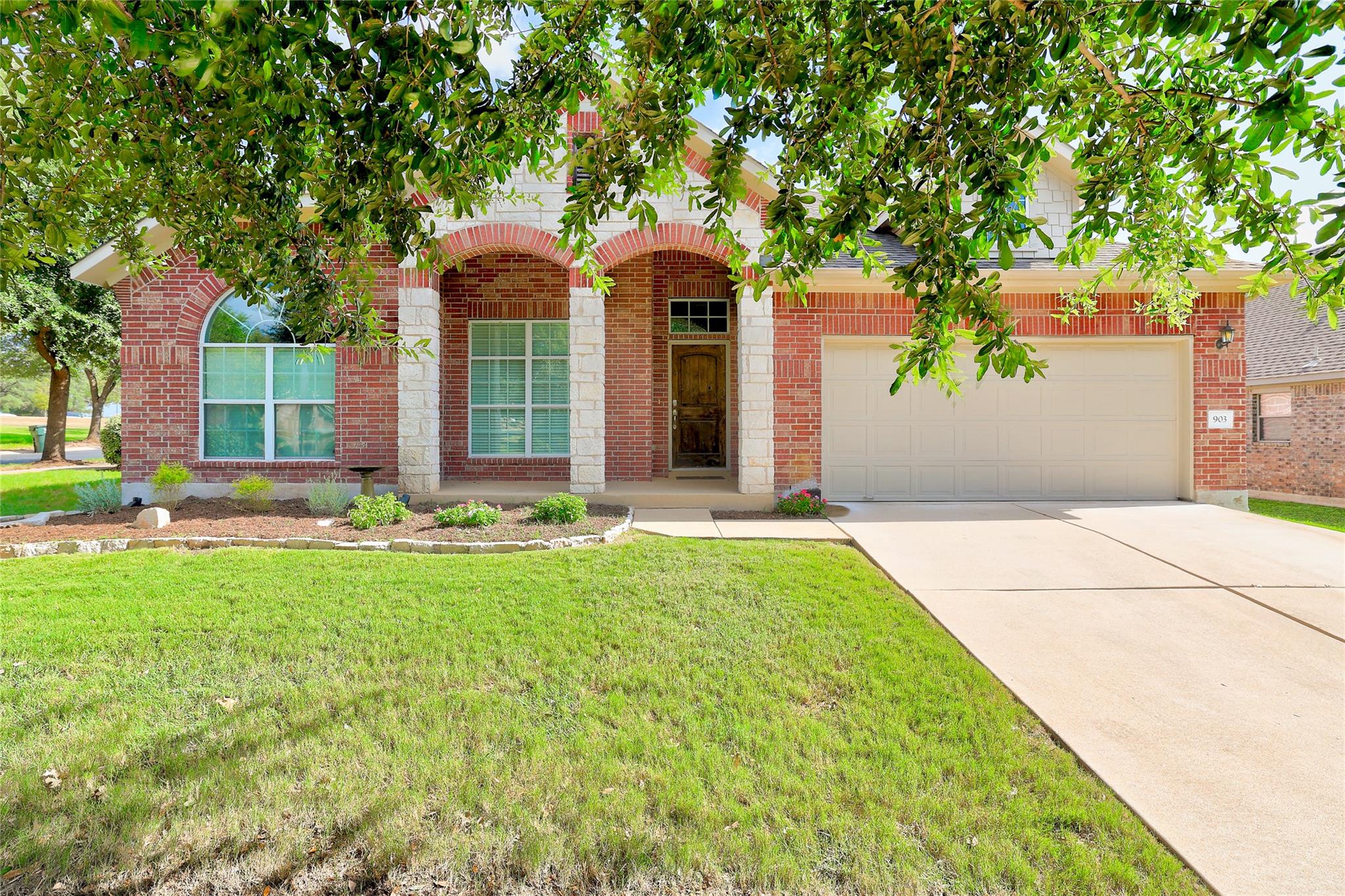 903 Madrone DR