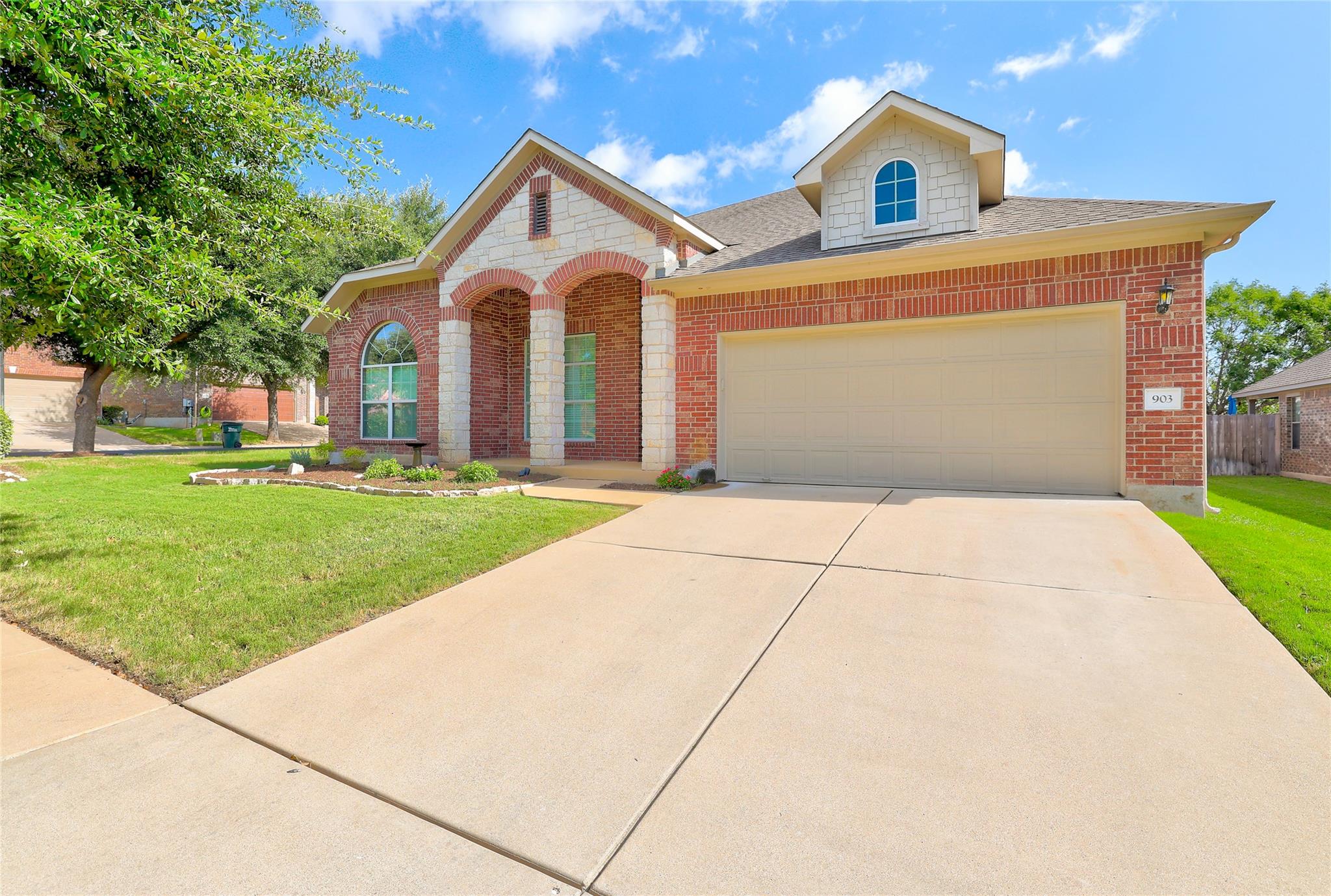 903 Madrone DR