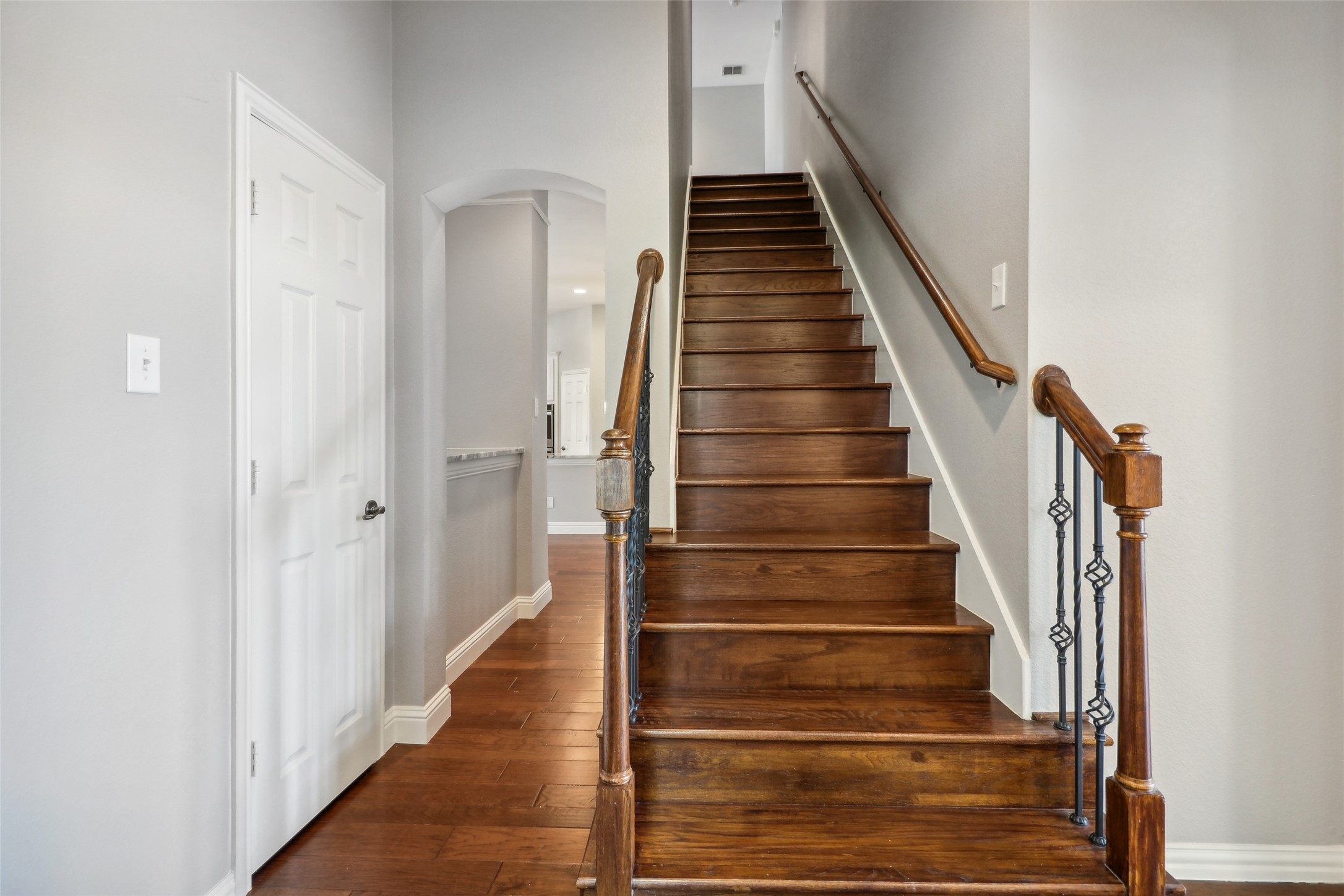 1 Meadowcreek Drive
