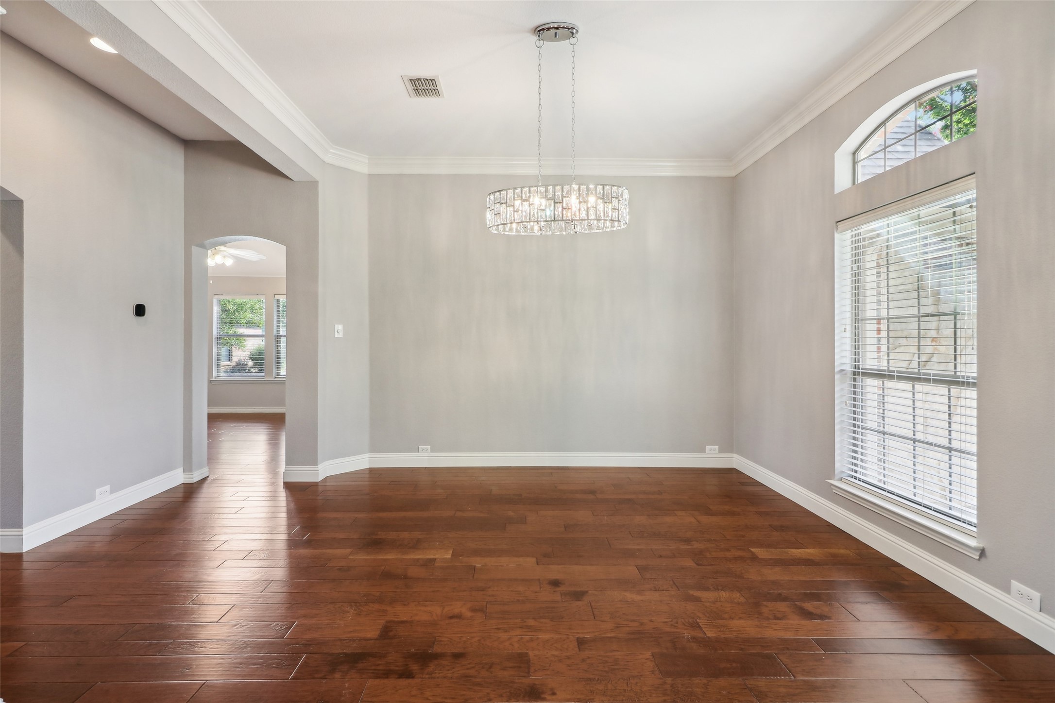 1 Meadowcreek Drive