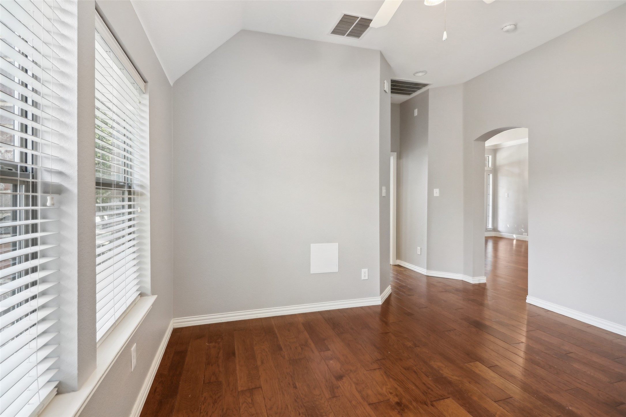 1 Meadowcreek Drive