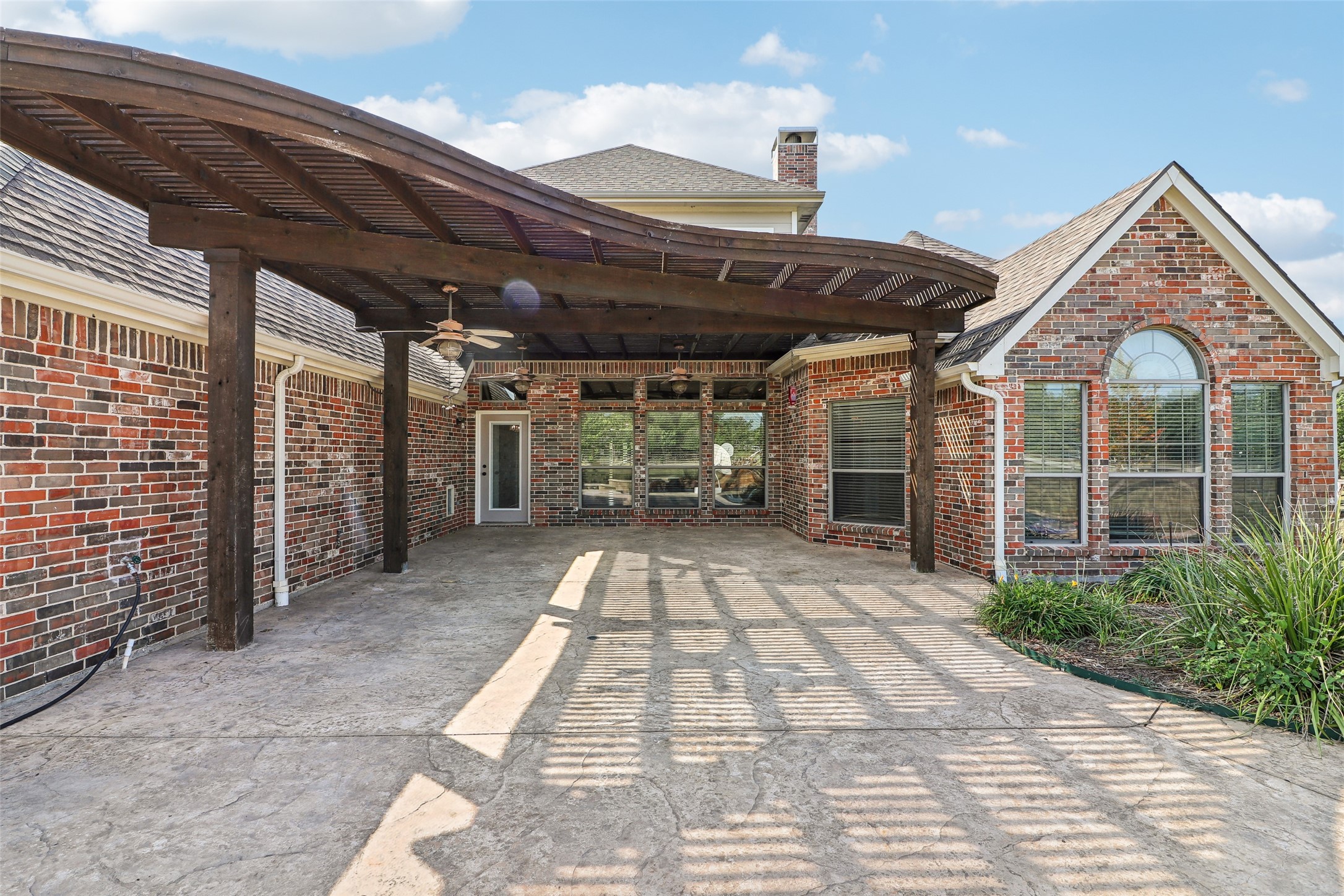 1 Meadowcreek Drive