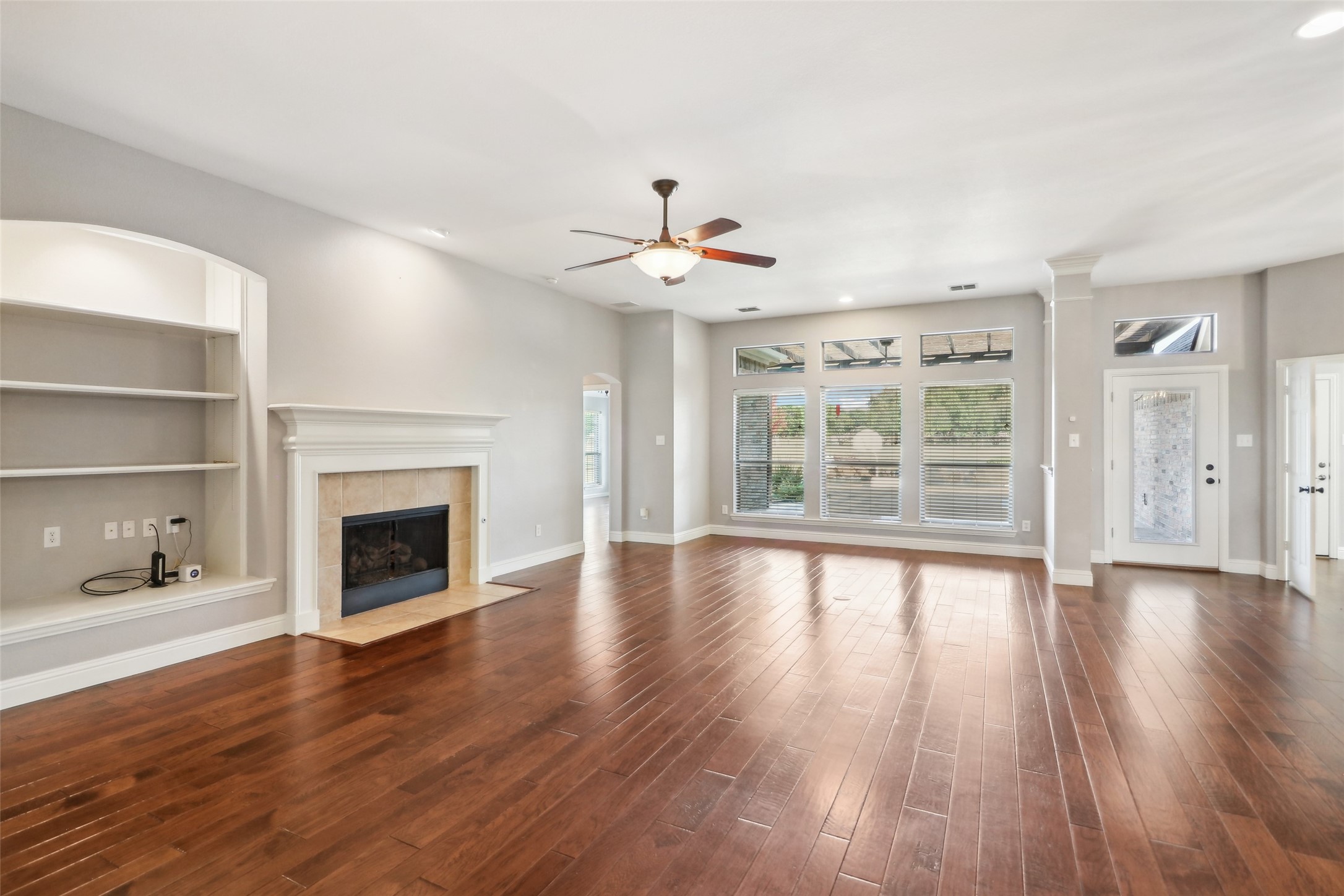1 Meadowcreek Drive