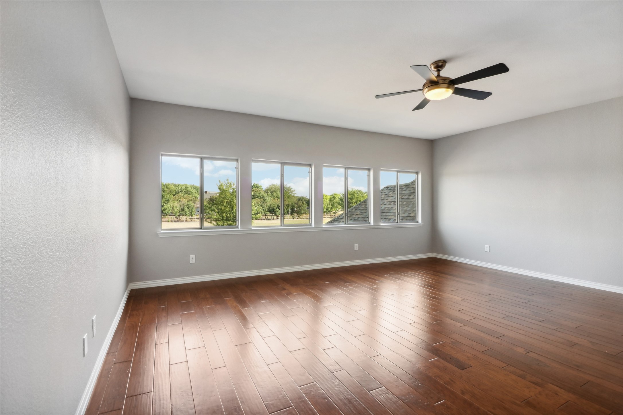 1 Meadowcreek Drive
