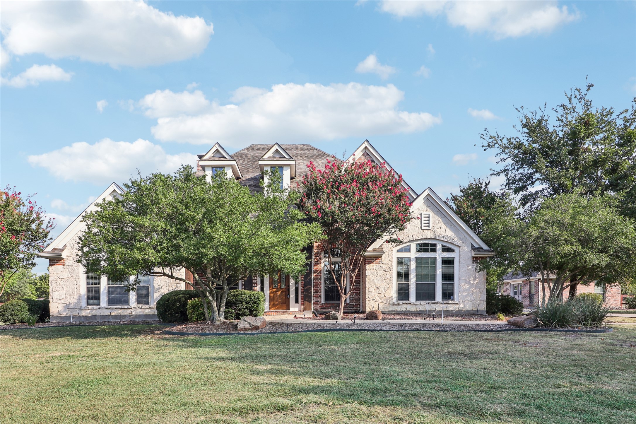1 Meadowcreek Drive